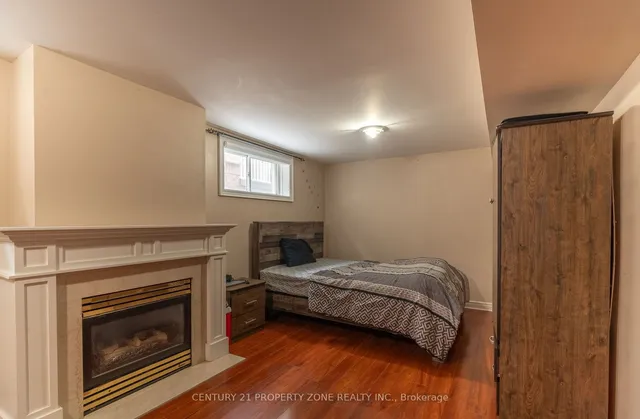 Additional image 15 of 140 Vintage Gate