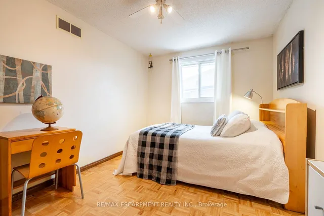 Additional image 10 of 687 Penny Lane