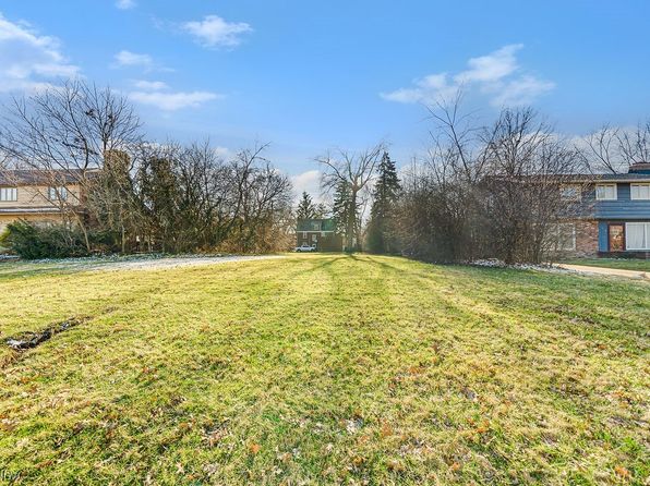 Van Aken Blvd, Cleveland, OH 44120