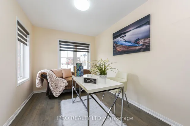 Additional image 4 of 113 Vanhorne Clse