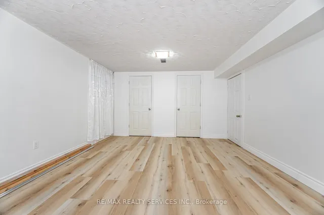 Additional image 21 of 6858 Darcel Ave