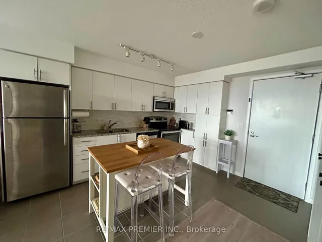 Additional image 4 of 830 Lawrence Ave Unit 1109