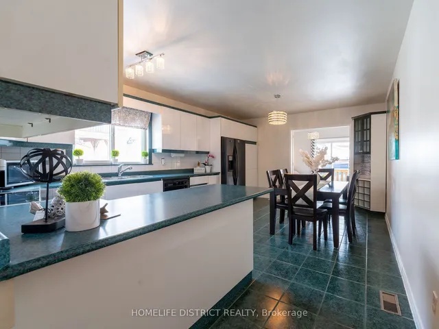 Additional image 17 of 157 Silverthorn Ave