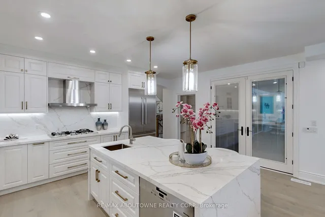 Additional image 16 of 116 Parkwood Crt