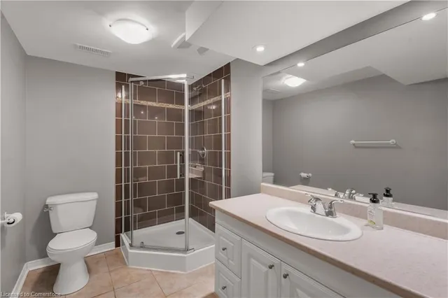 Additional image 32 of 563 Guelph St