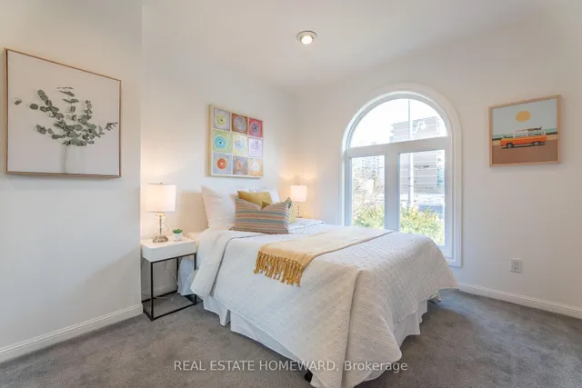 Additional image 24 of 416 Roehampton Ave