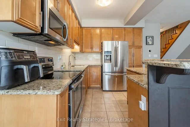 Additional image 18 of 15 Marina Point Cres