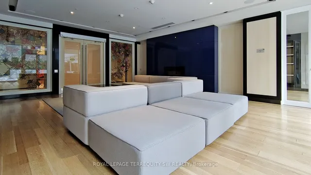 Additional image 40 of 30 Roehampton Ave Unit 1001