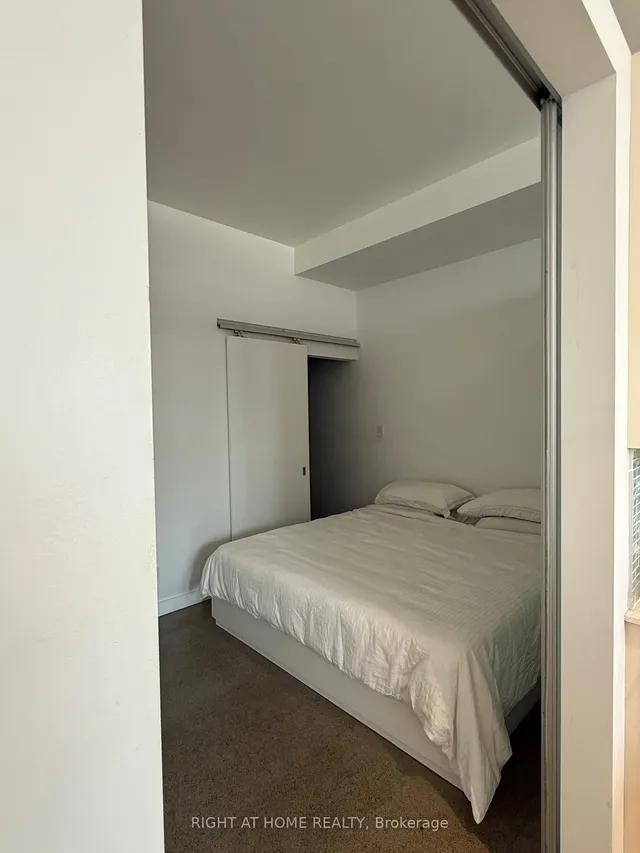 Additional image 11 of 549 King St Unit 402