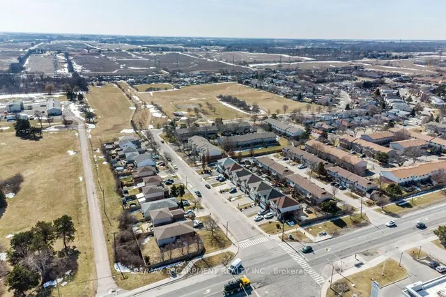 Additional image 19 of 27 Grayrocks Ave