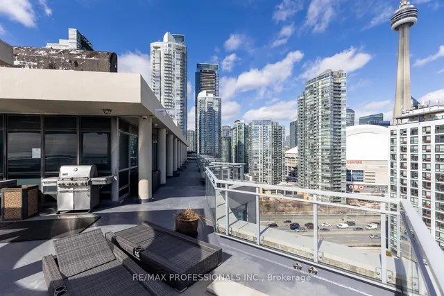 Additional image 32 of 410 Queens Quay Unit 517