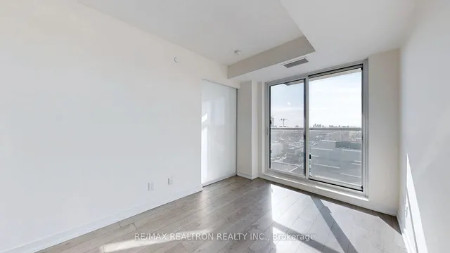 Additional image 5 of 297 College St Unit 815