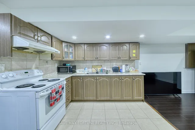 Additional image 41 of 35 Softneedle Ave