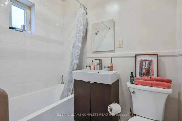 Additional image 22 of 285 King St Unit 8