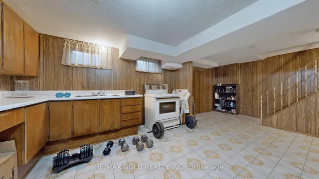 Additional image 41 of 46 Goldsboro Rd