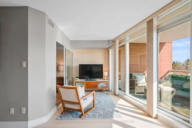 Additional image 24 of 550 Queens Quay West Quay Unit 326