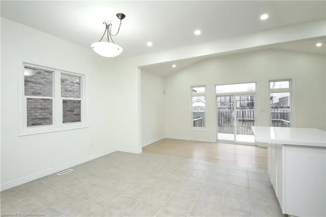 Additional image 11 of 38 Verona St