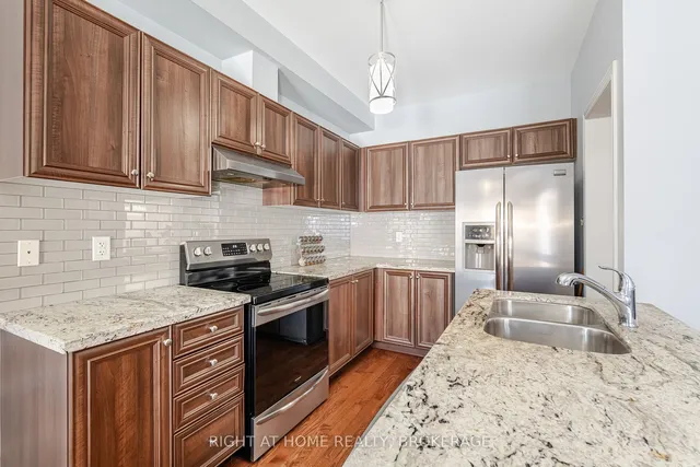 Additional image 16 of 11 Pomell Tr