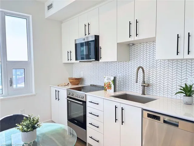 Additional image 17 of 15 Wellington St Unit 406