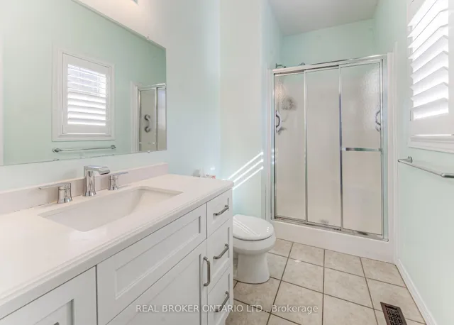 Additional image 8 of 900 Doon Village Rd Unit 4