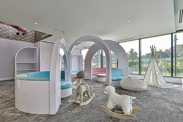 Additional image 40 of 25 McMahon Dr Unit 2009