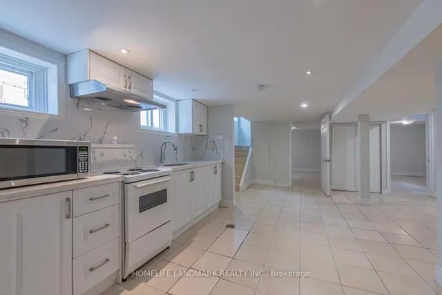 Additional image 6 of 12 Bayard Ave