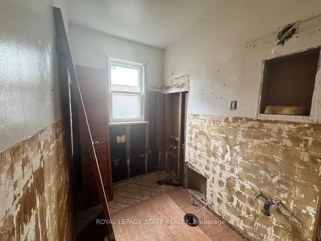 Additional image 12 of 686 Wickens Ave