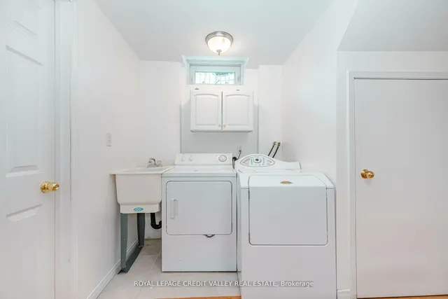 Additional image 31 of 83 Fairglen Ave