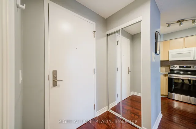 Additional image 6 of 763 Bay St Unit 2013