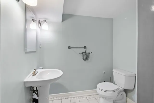 Additional image 30 of 112 Foch Ave