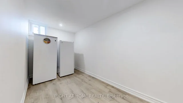 Additional image 33 of 12A Kenmore Ave