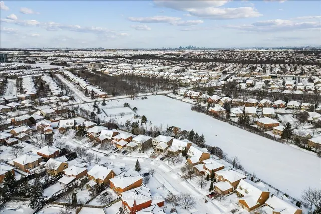 Additional image 50 of 2076 Pelee Blvd