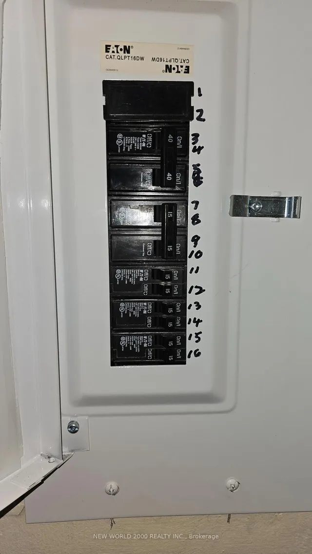 Additional image 31 of 3460 Keele St Unit 505