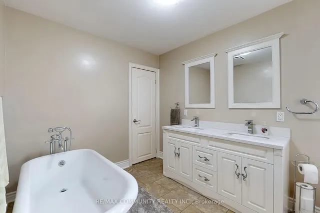 Additional image 15 of 142 Meighen Ave