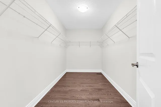 Additional image 32 of 33 Gladmary Dr