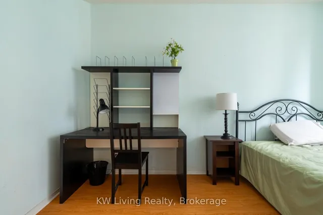 Additional image 18 of 555 Yonge St Unit 404