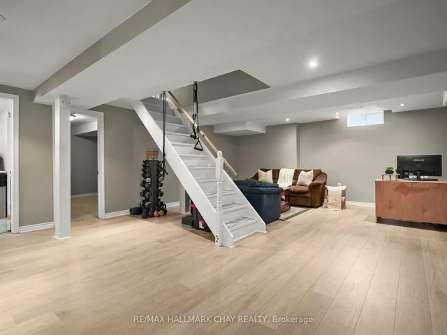 Additional image 32 of 24 Mansion St