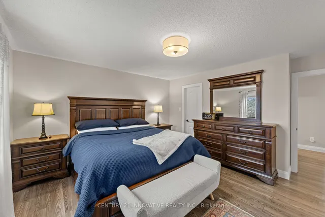 Additional image 24 of 828 Howden Cres
