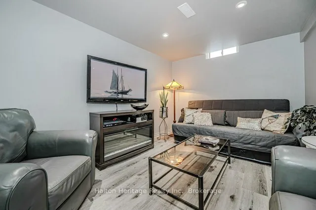 Additional image 26 of 57 Longyear Dr