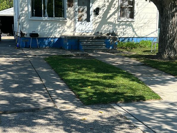 15709 Fairmount Dr, Detroit, MI 48205