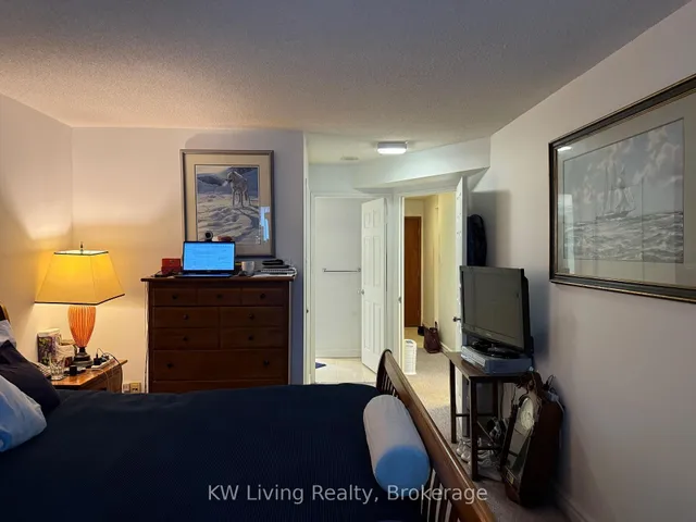 Additional image 19 of 33 University Ave Unit 1505