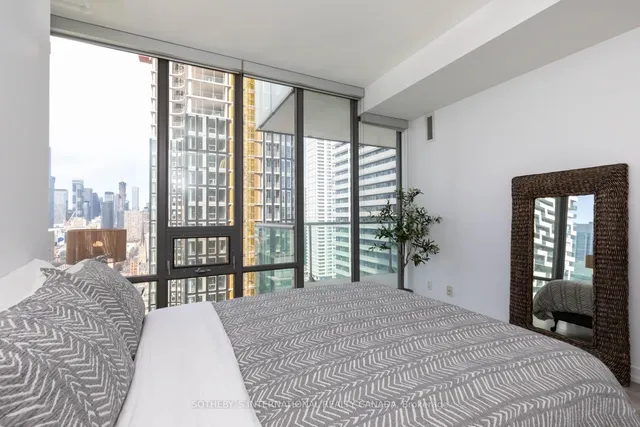 Additional image 15 of 33 Lombard St Unit 2703