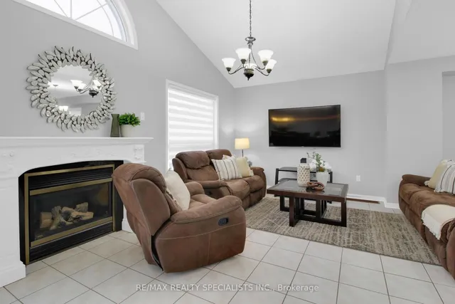 Additional image 10 of 10 Chatelaine Crt