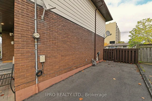 Additional image 33 of 98 Riverdale Dr