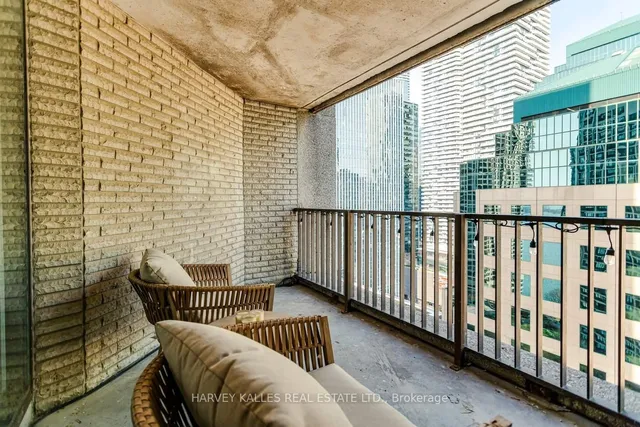 Additional image 24 of 33 Harbour Sq Unit 2440