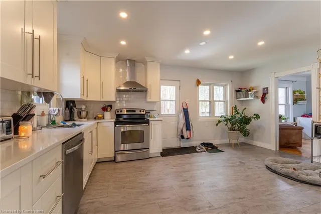 Additional image 5 of 374 Weber St