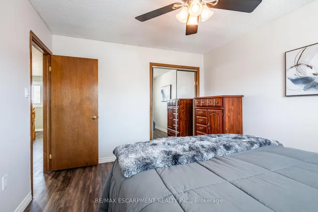 Additional image 26 of 35 Republic Ave