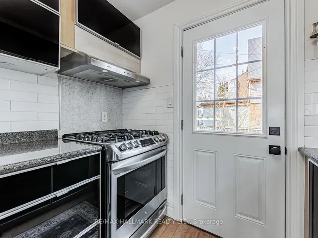 Additional image 12 of 1584 Dundas St