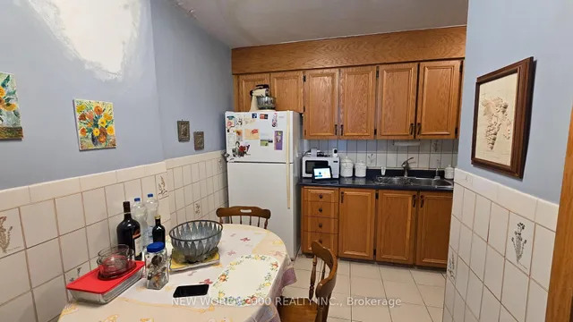 Additional image 29 of 3460 Keele St Unit 505