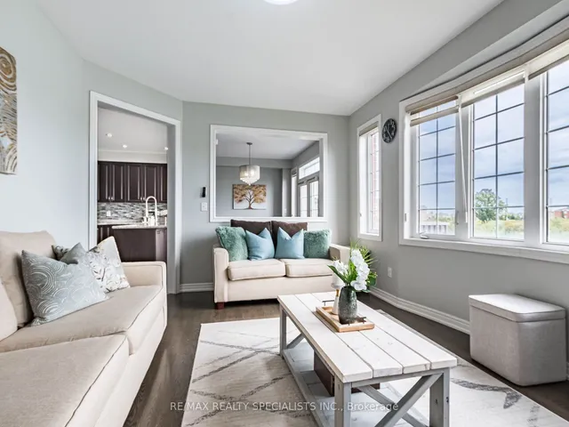 Additional image 11 of 26 Lloyd Cres